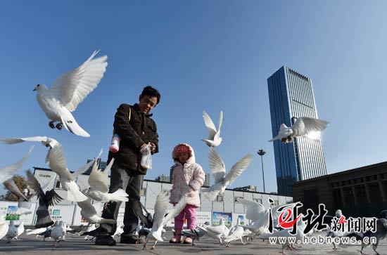 石家庄市民享受清新空气